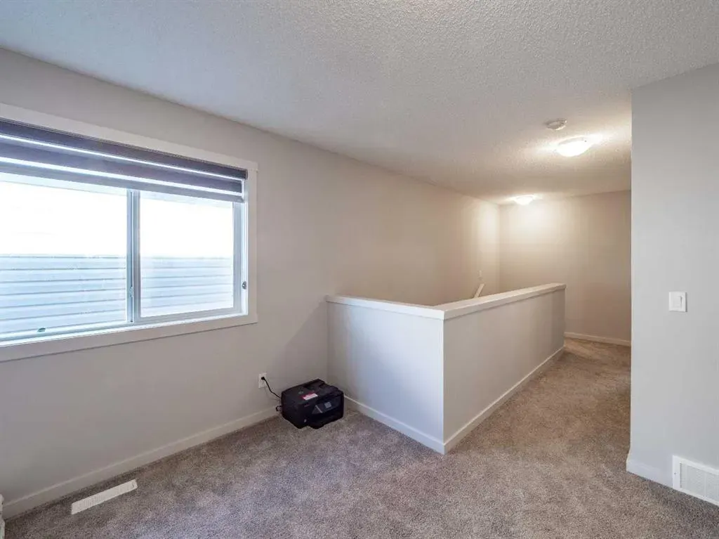 16 Cornergate Place NE