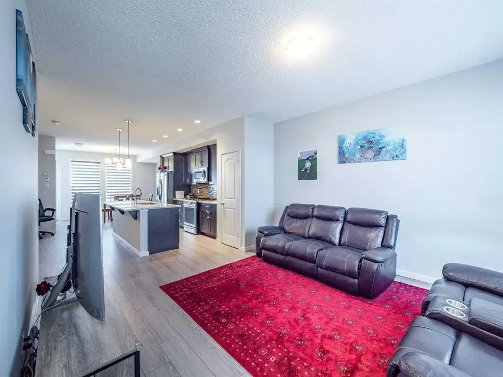 16 Cornergate Place NE