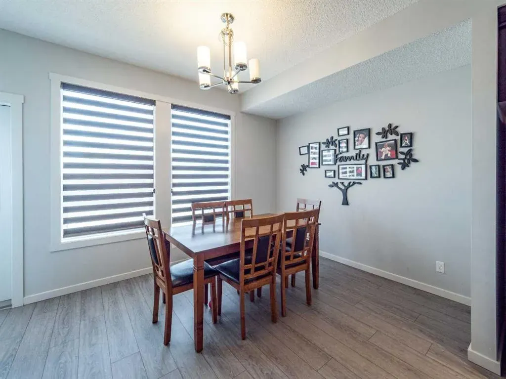 16 Cornergate Place NE