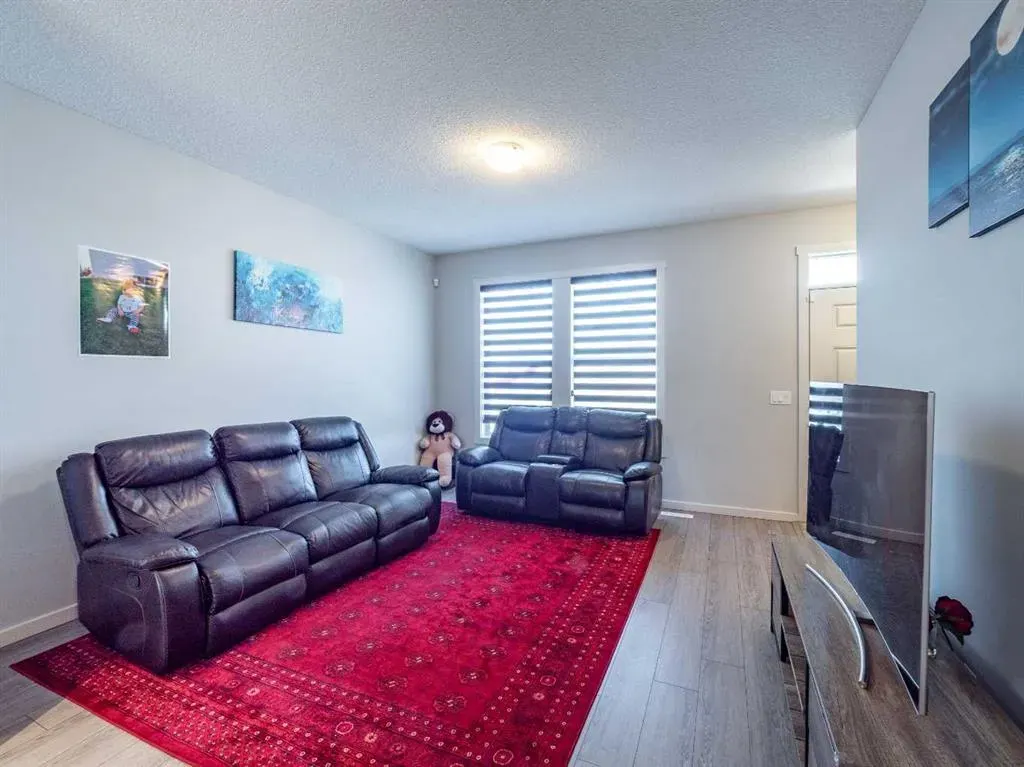 16 Cornergate Place NE