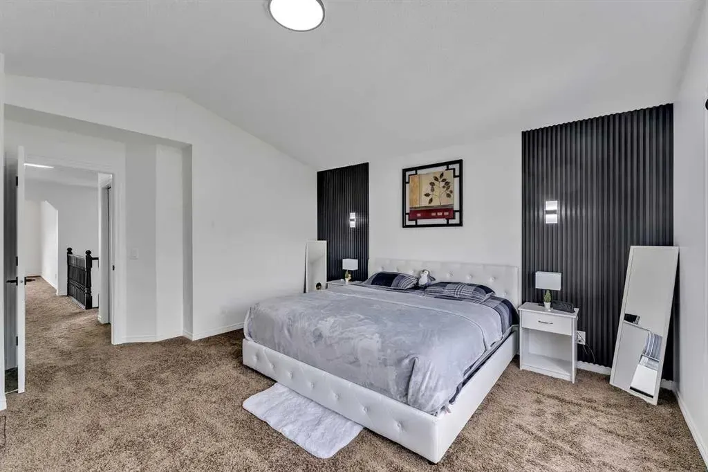 135 West Lakeview Passage