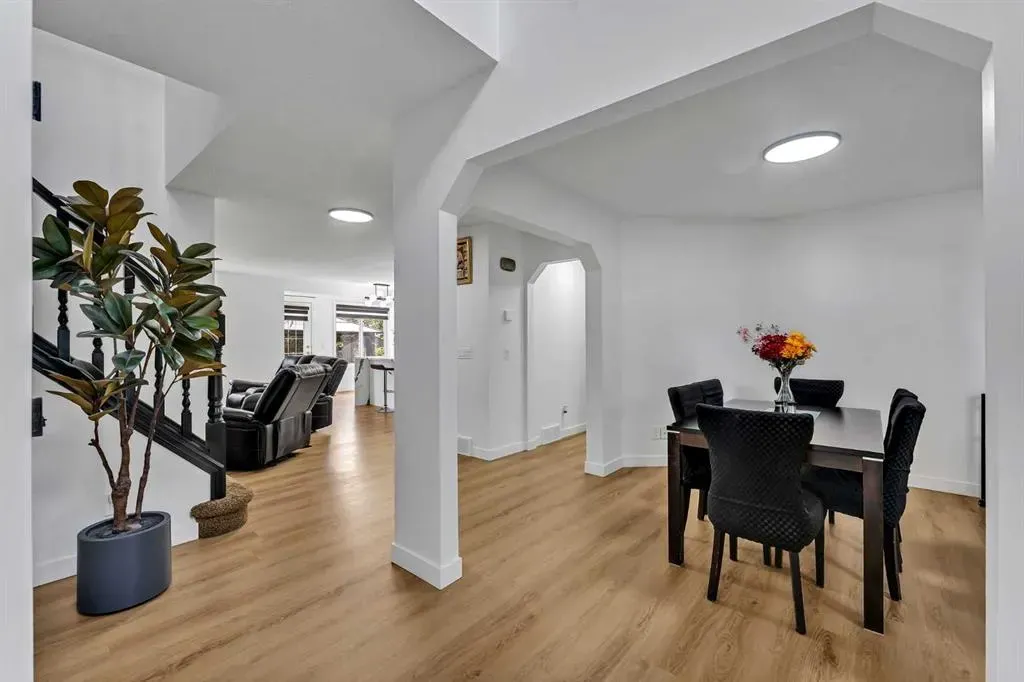 135 West Lakeview Passage