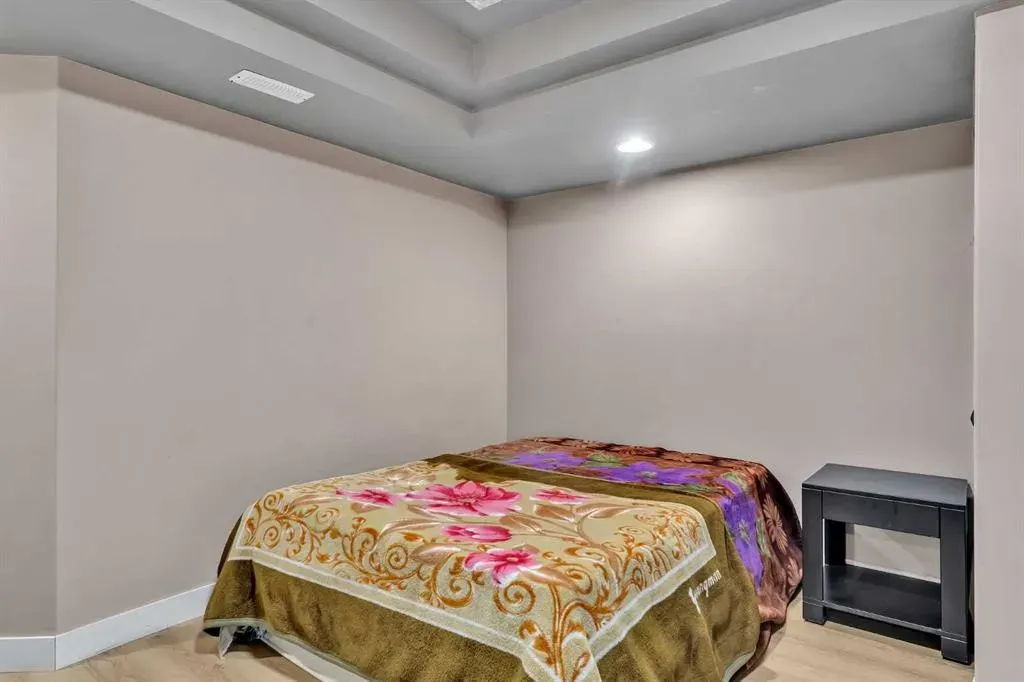 135 West Lakeview Passage