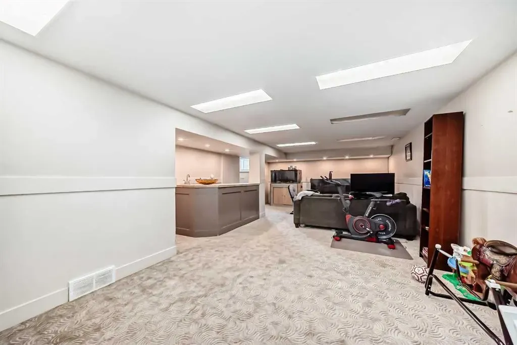 10824 Maplebend Drive SE