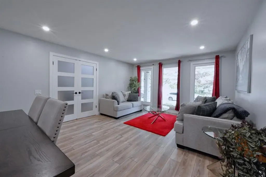 235 Canova Place SW