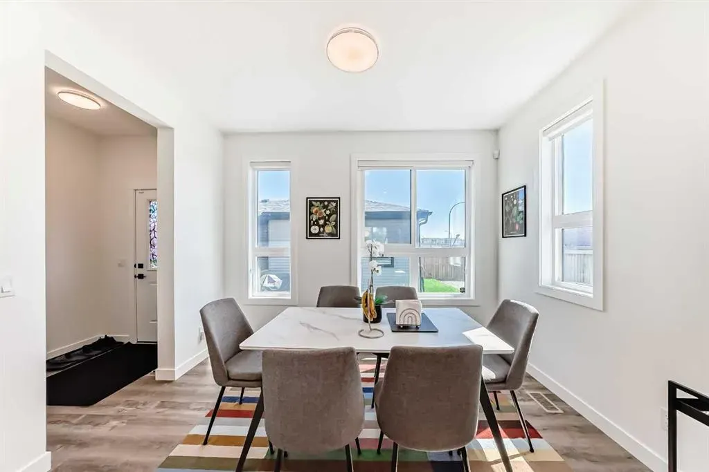 8 silverton glen Green SW