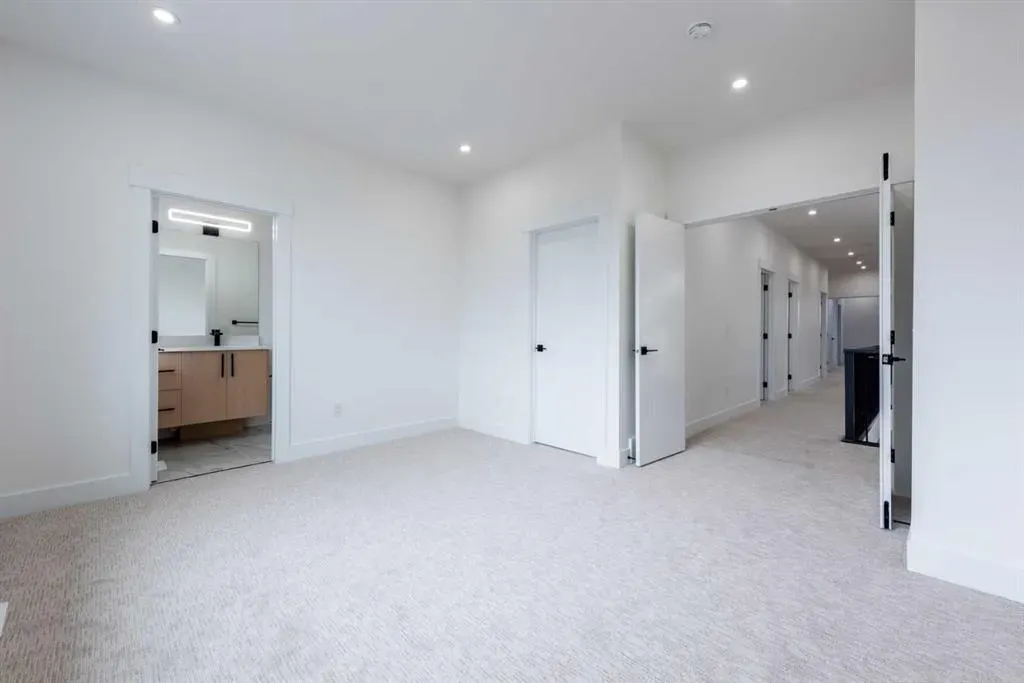 1102 Midtown Avenue SW