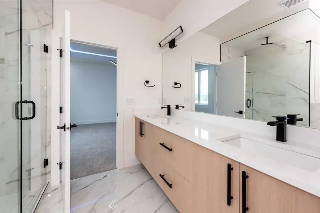1102 Midtown Avenue SW