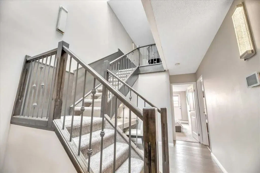 1505 8 Avenue NW, #405