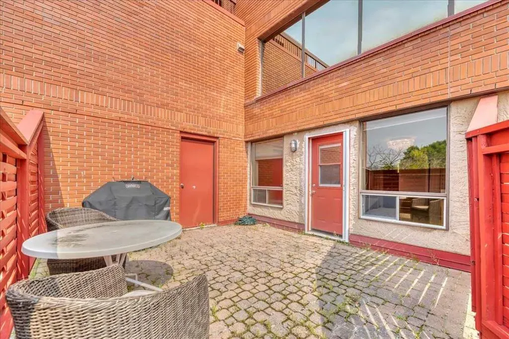1505 8 Avenue NW, #405