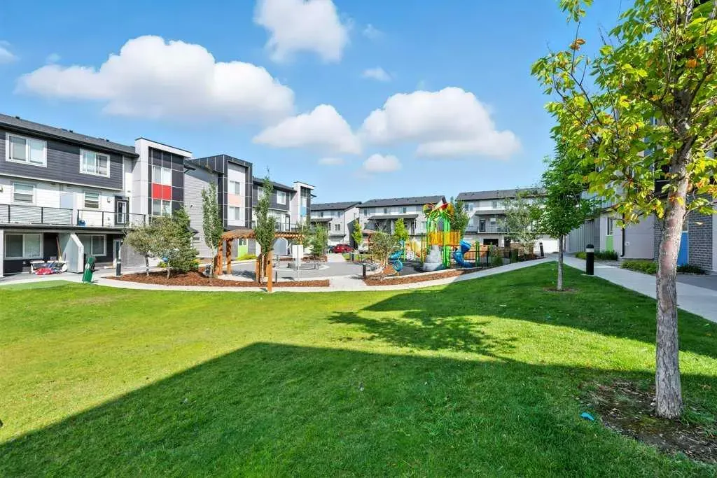 120 Redstone Walk NE, #201