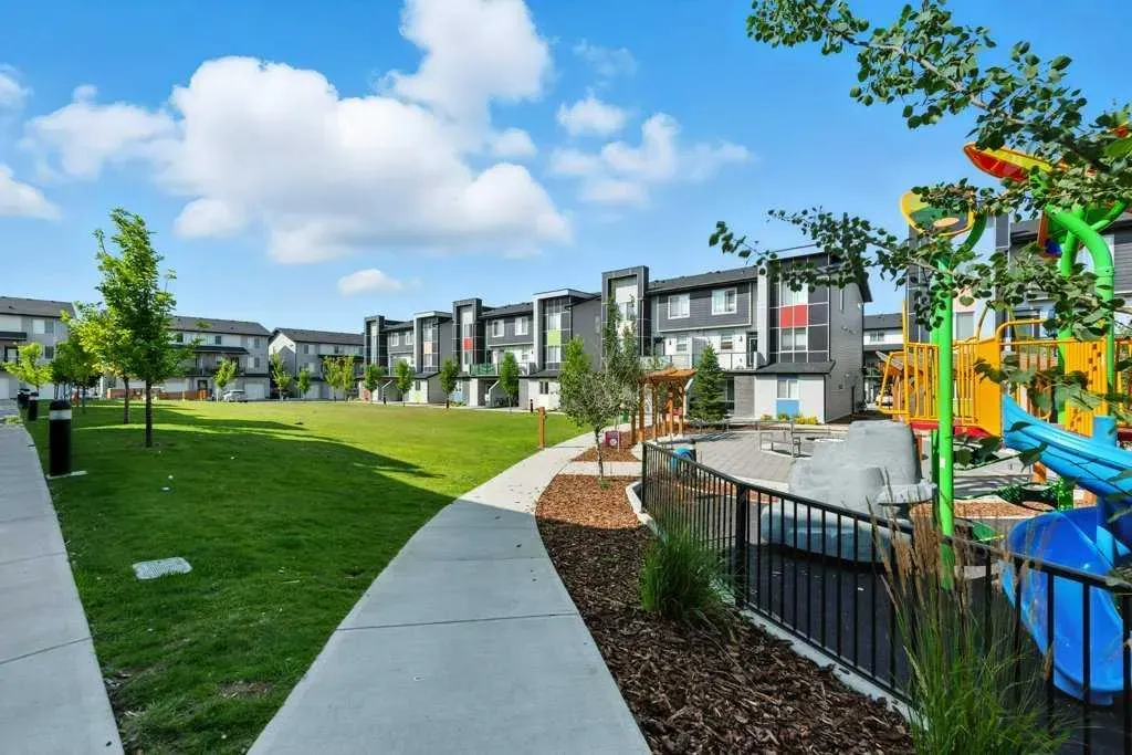 120 Redstone Walk NE, #201