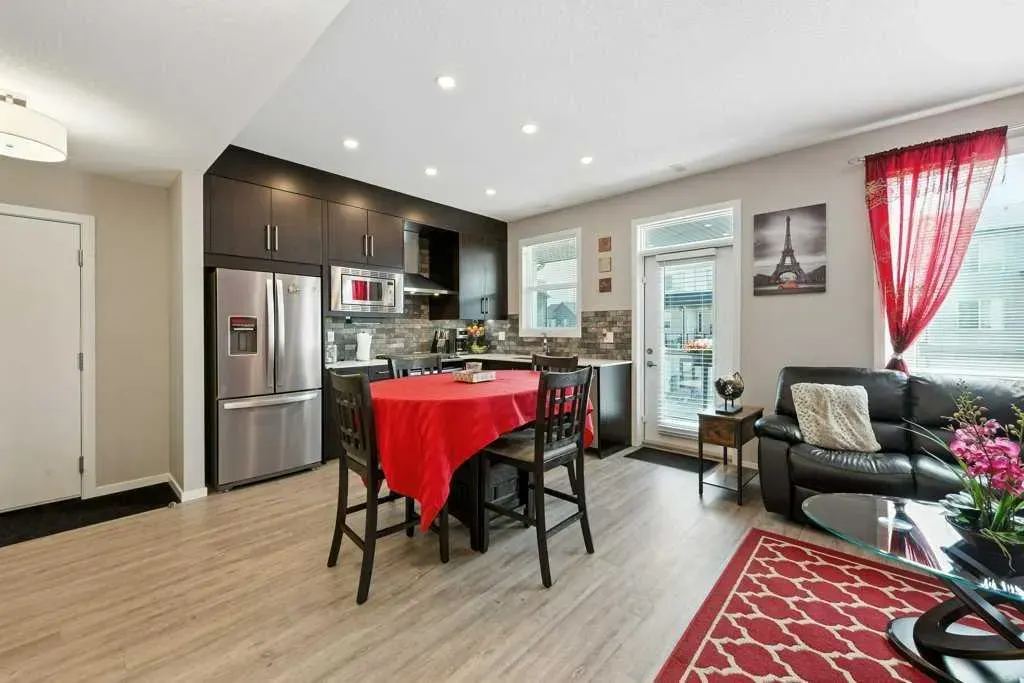 120 Redstone Walk NE, #201