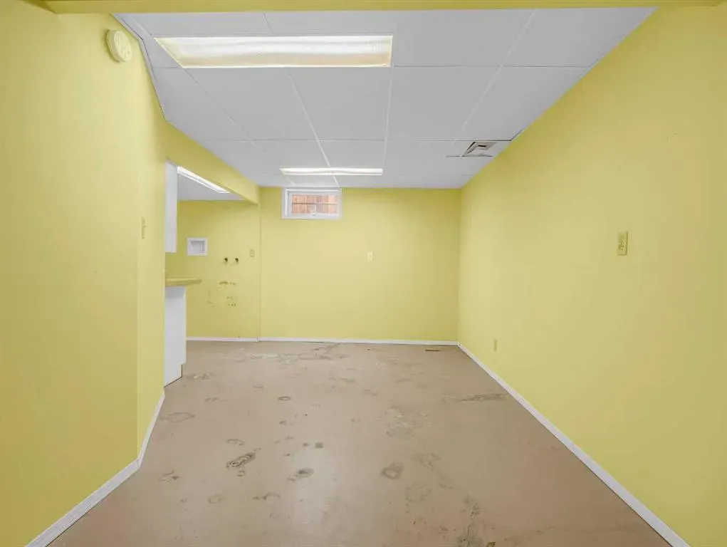 76 Wood Valley Rise SW