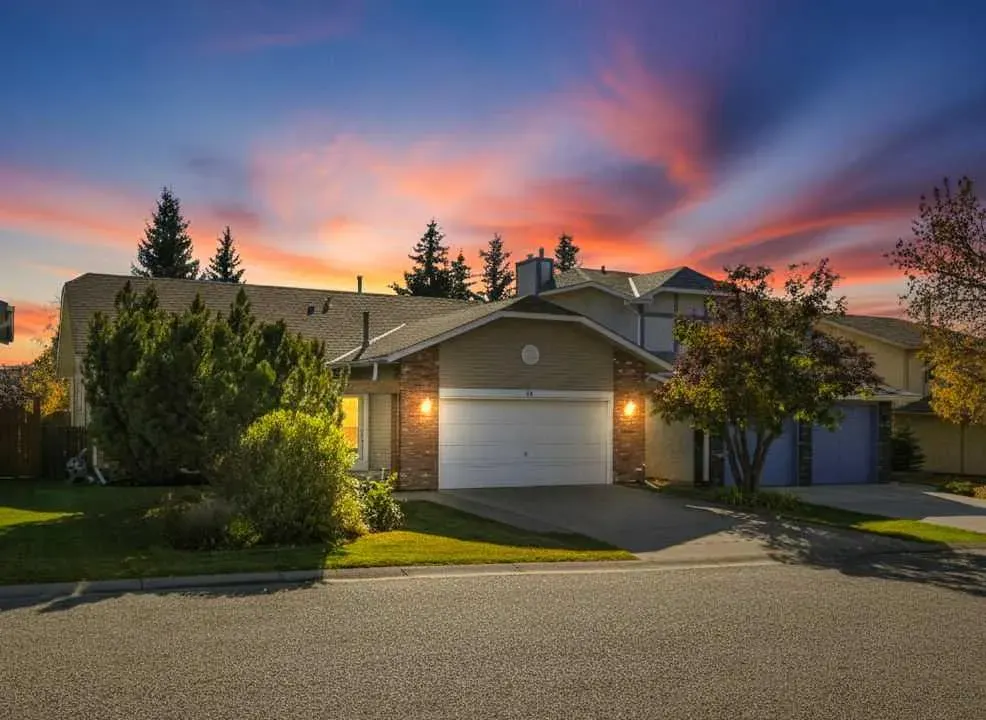 76 Wood Valley Rise SW