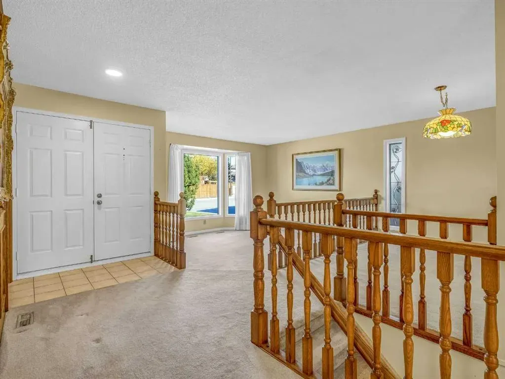 76 Wood Valley Rise SW