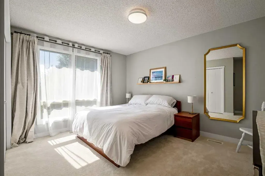 19 Hawkfield Way NW