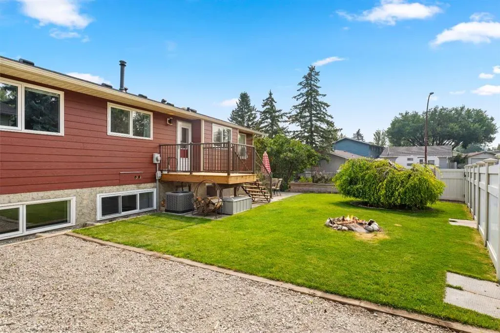 272 Deercliff Road SE