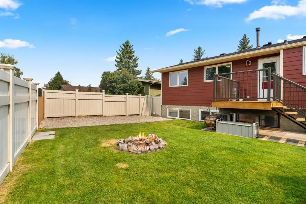272 Deercliff Road SE