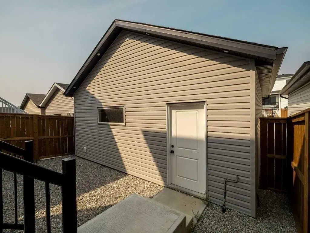 1143 Coalbrook Place W
