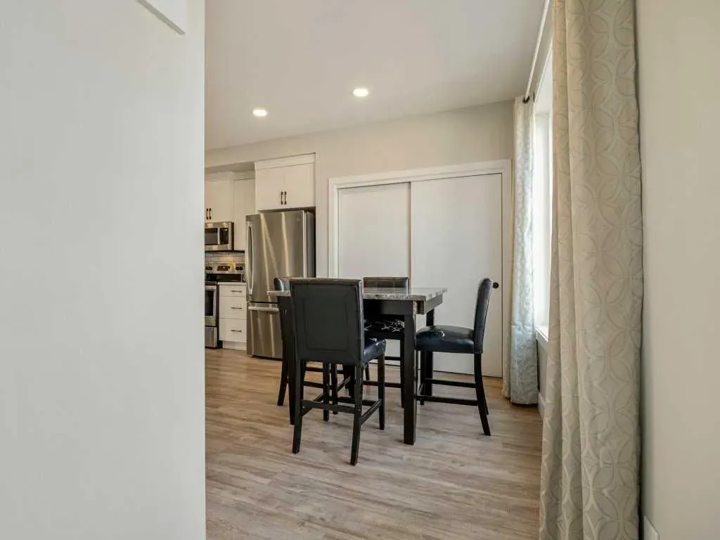 1143 Coalbrook Place W