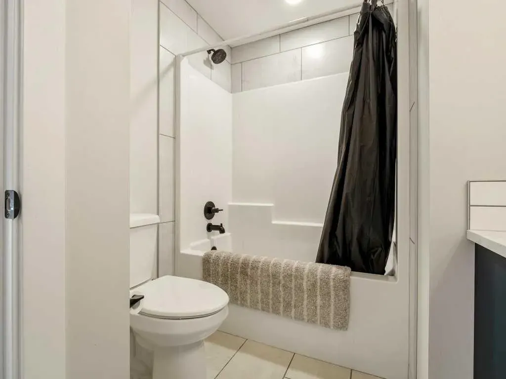 1143 Coalbrook Place W