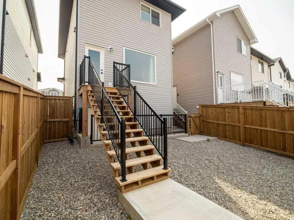 1143 Coalbrook Place W