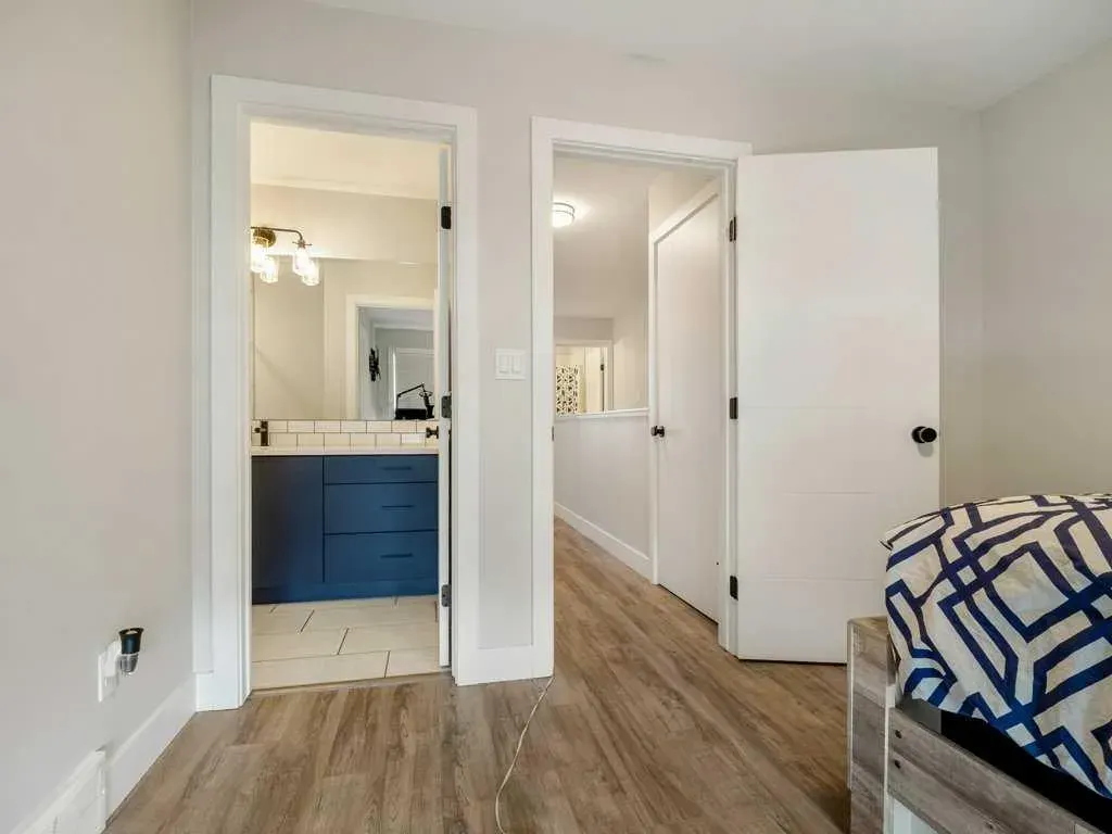 1143 Coalbrook Place W