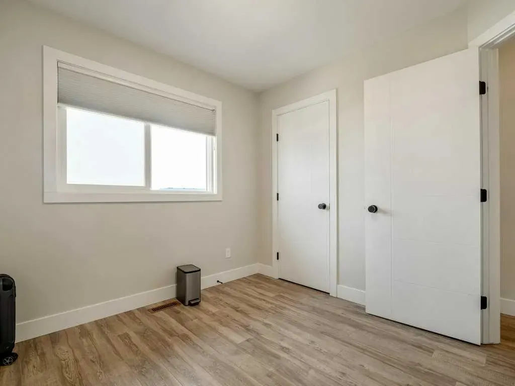 1143 Coalbrook Place W