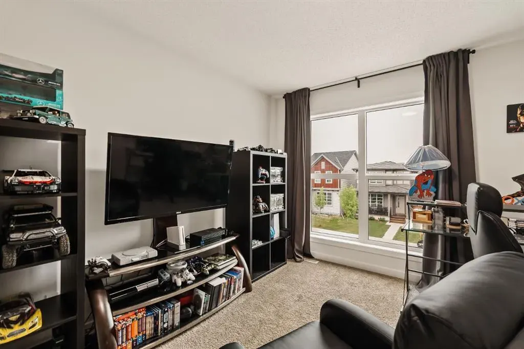 229 Walgrove Way SE