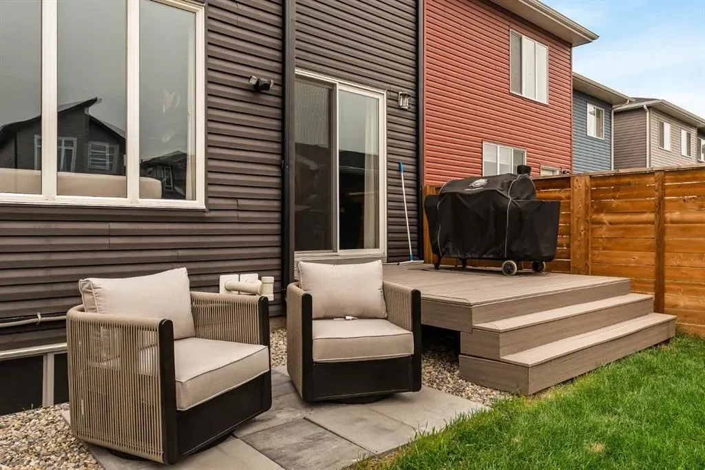 229 Walgrove Way SE