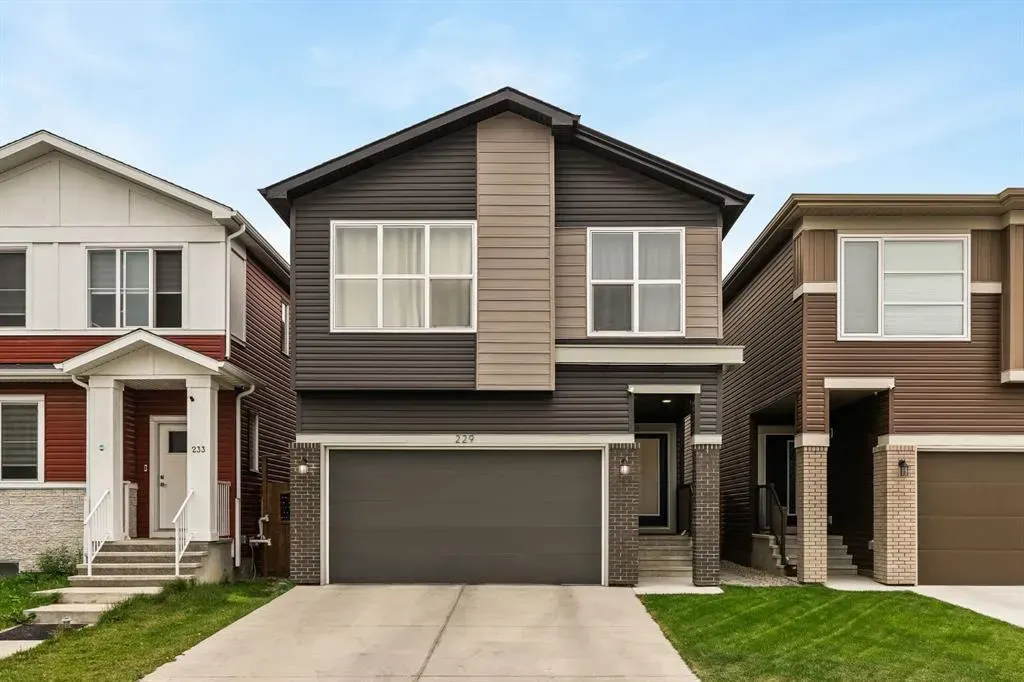 229 Walgrove Way SE