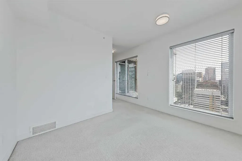 930 6 Avenue SW, #3206