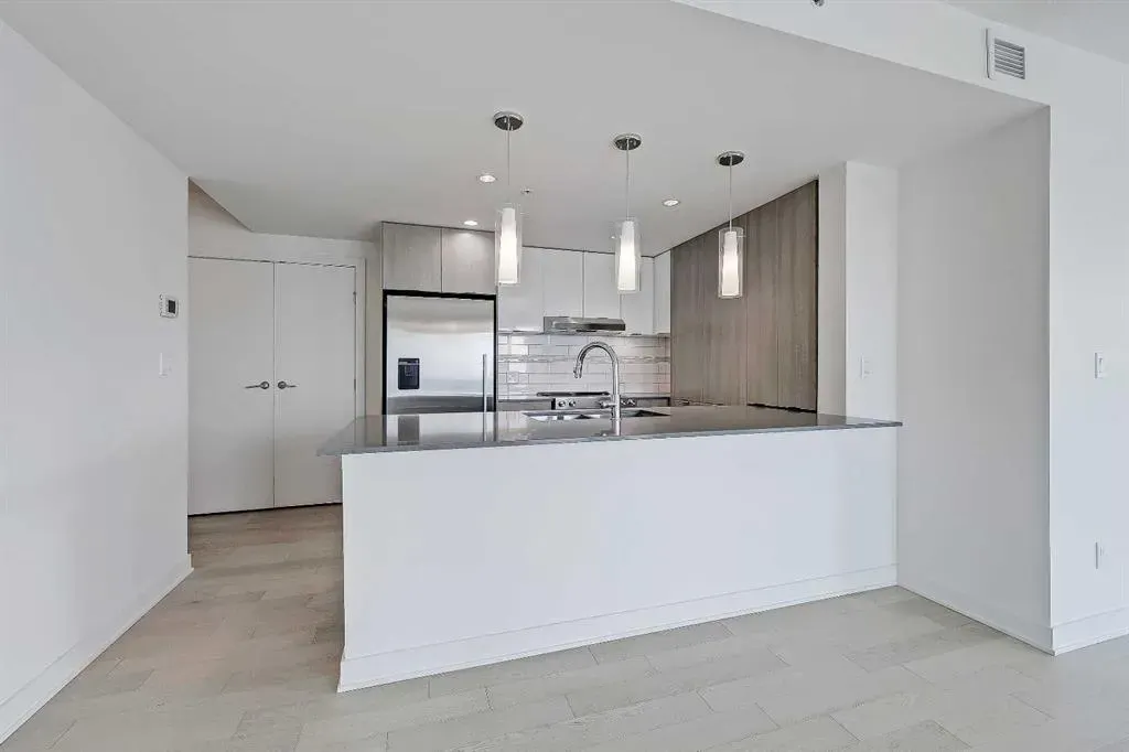 930 6 Avenue SW, #3206