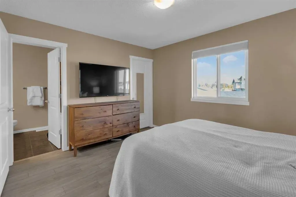 132 Walden Gate SE