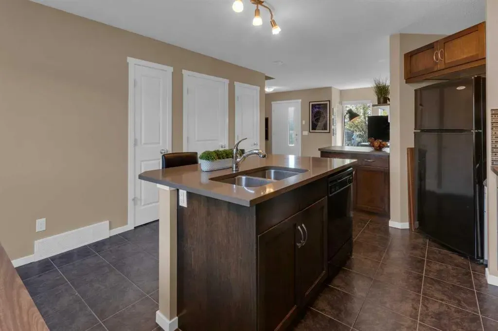 132 Walden Gate SE