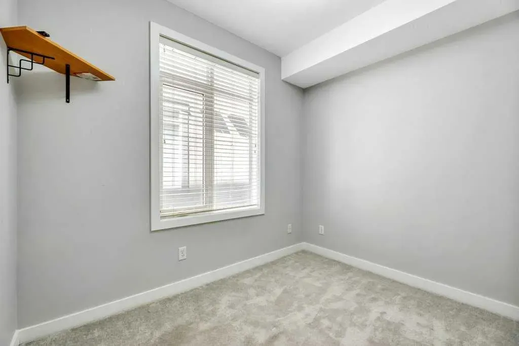 1005B Westmount Drive, #102