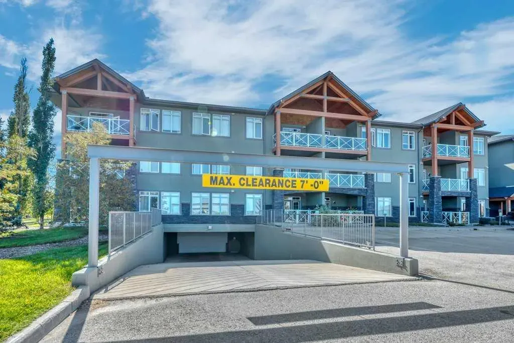 1005B Westmount Drive, #102