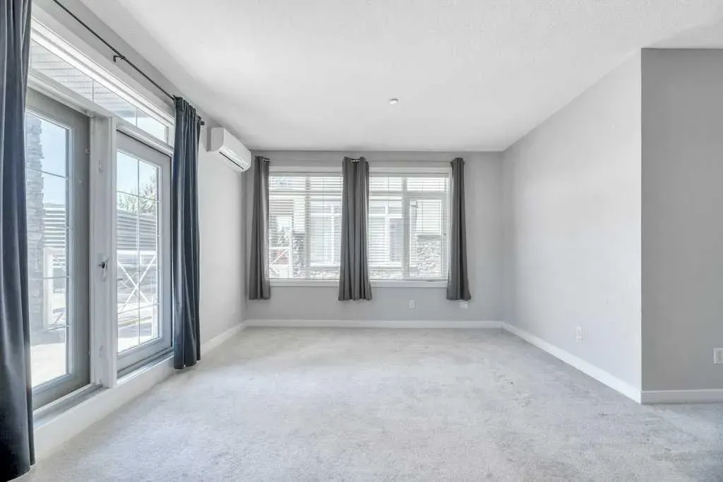 1005B Westmount Drive, #102