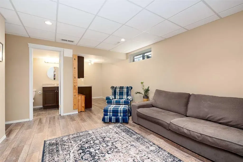 18 Tuscany Ravine Terrace NW