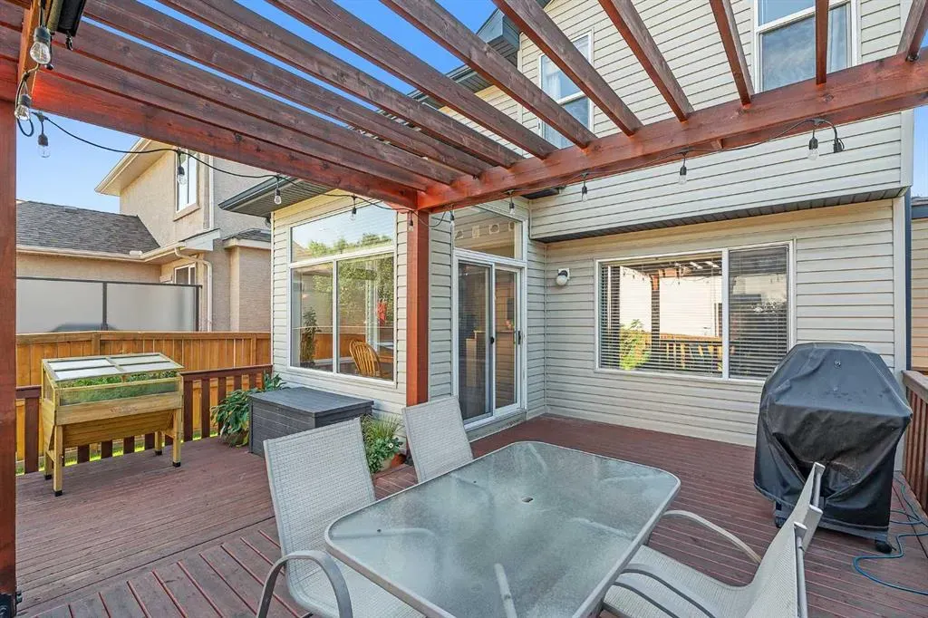 18 Tuscany Ravine Terrace NW