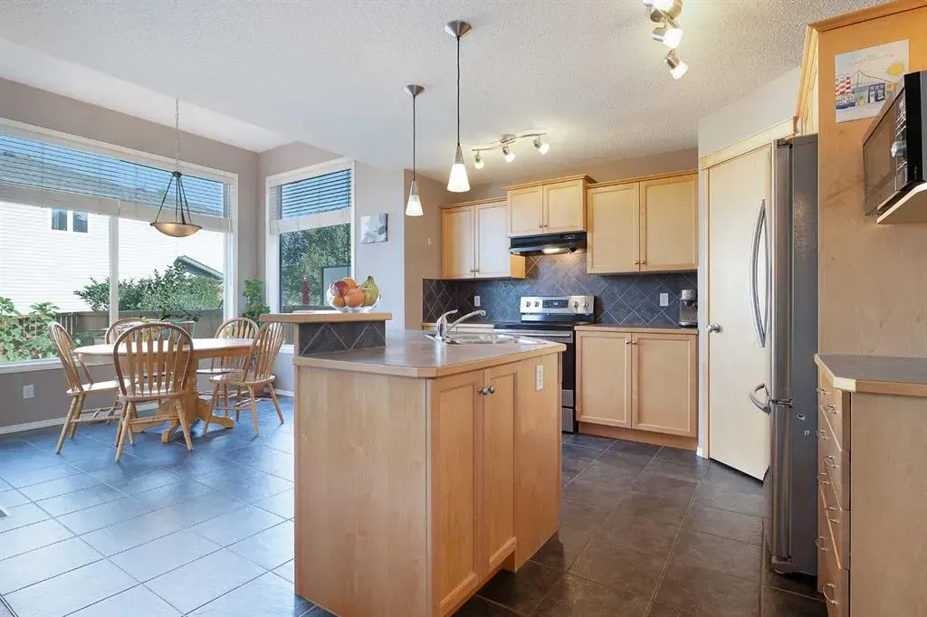 18 Tuscany Ravine Terrace NW