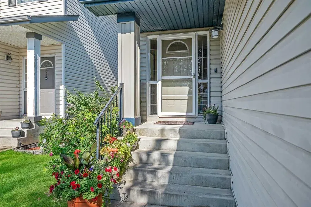18 Tuscany Ravine Terrace NW