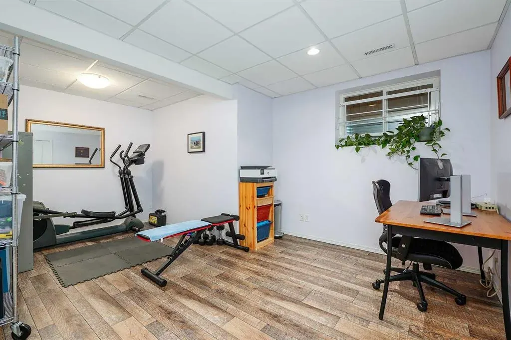 18 Tuscany Ravine Terrace NW