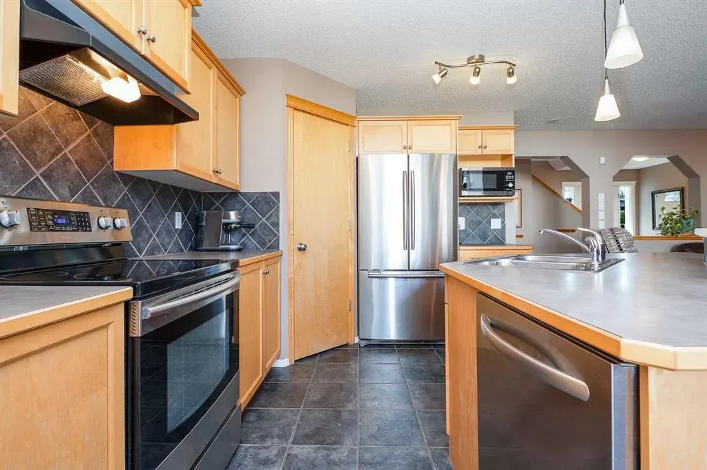 18 Tuscany Ravine Terrace NW