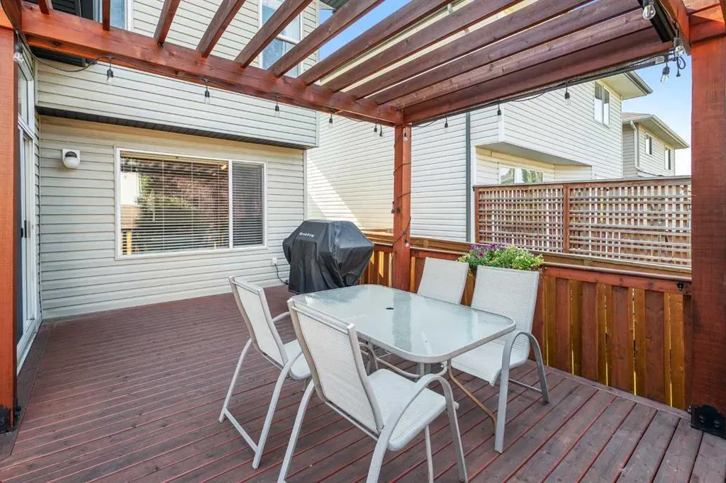 18 Tuscany Ravine Terrace NW