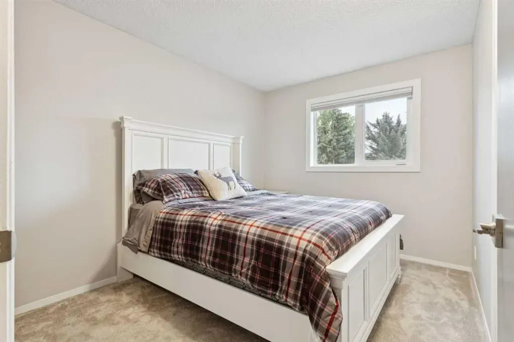 131 Deermoss Crescent SE