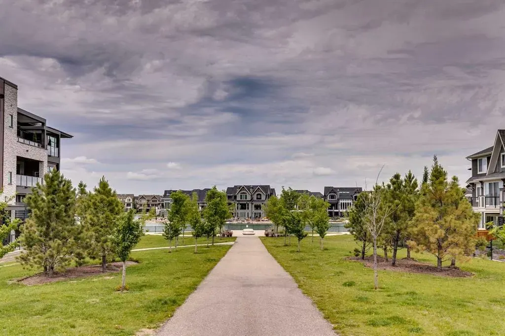 135 Mahogany Parade SE, #105