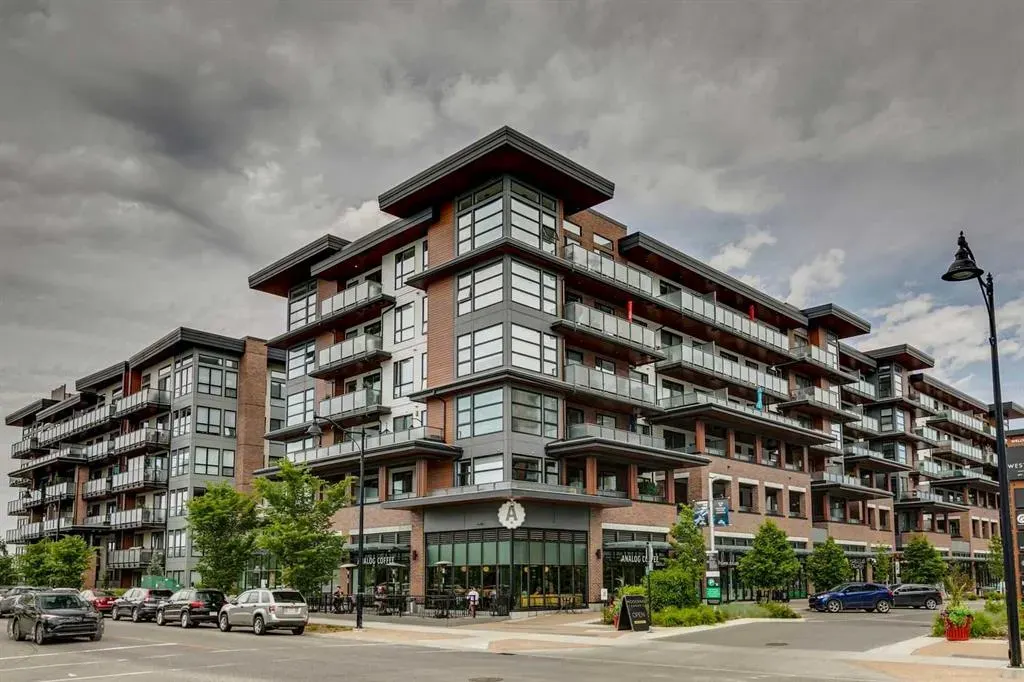 135 Mahogany Parade SE, #105