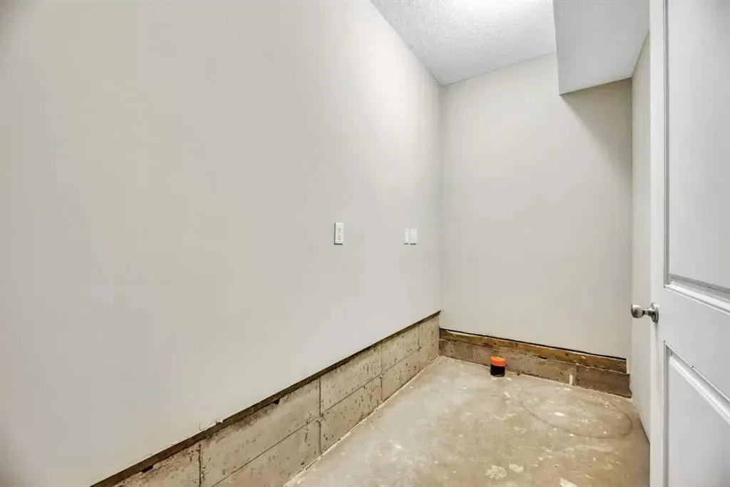 32 Red Embers Parade NE, #104
